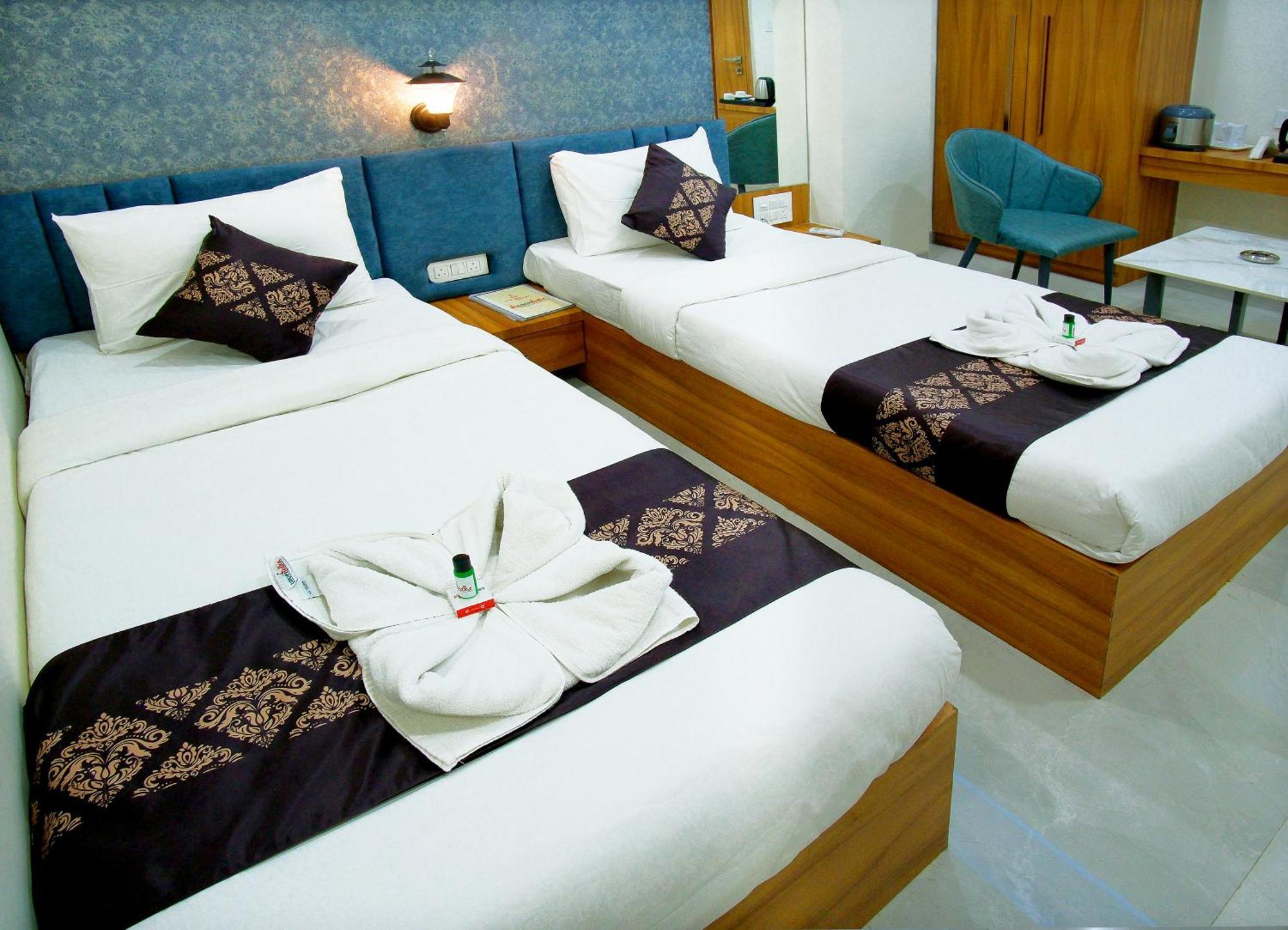 Hotel The Marion Nashik Exterior photo