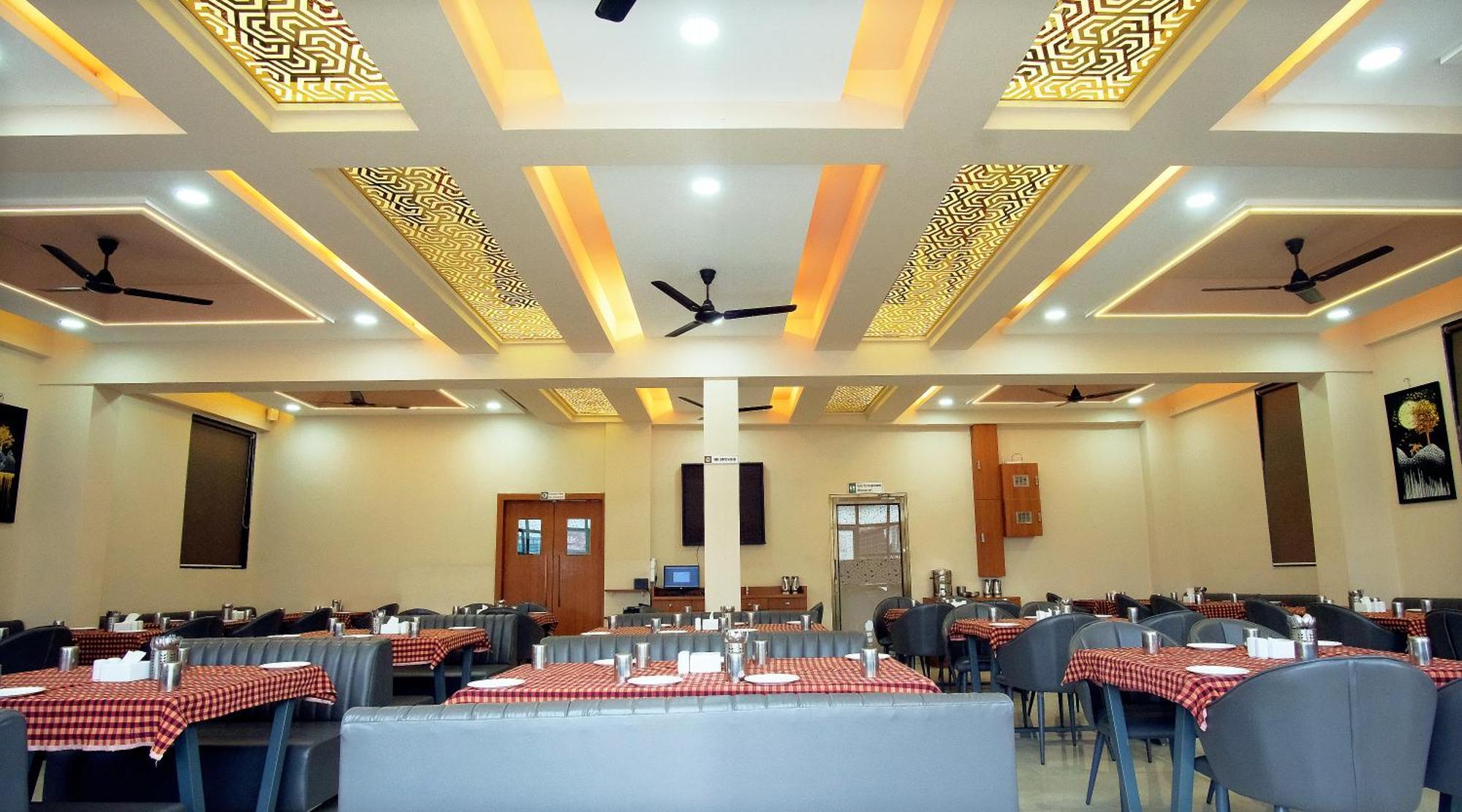 Hotel The Marion Nashik Exterior photo