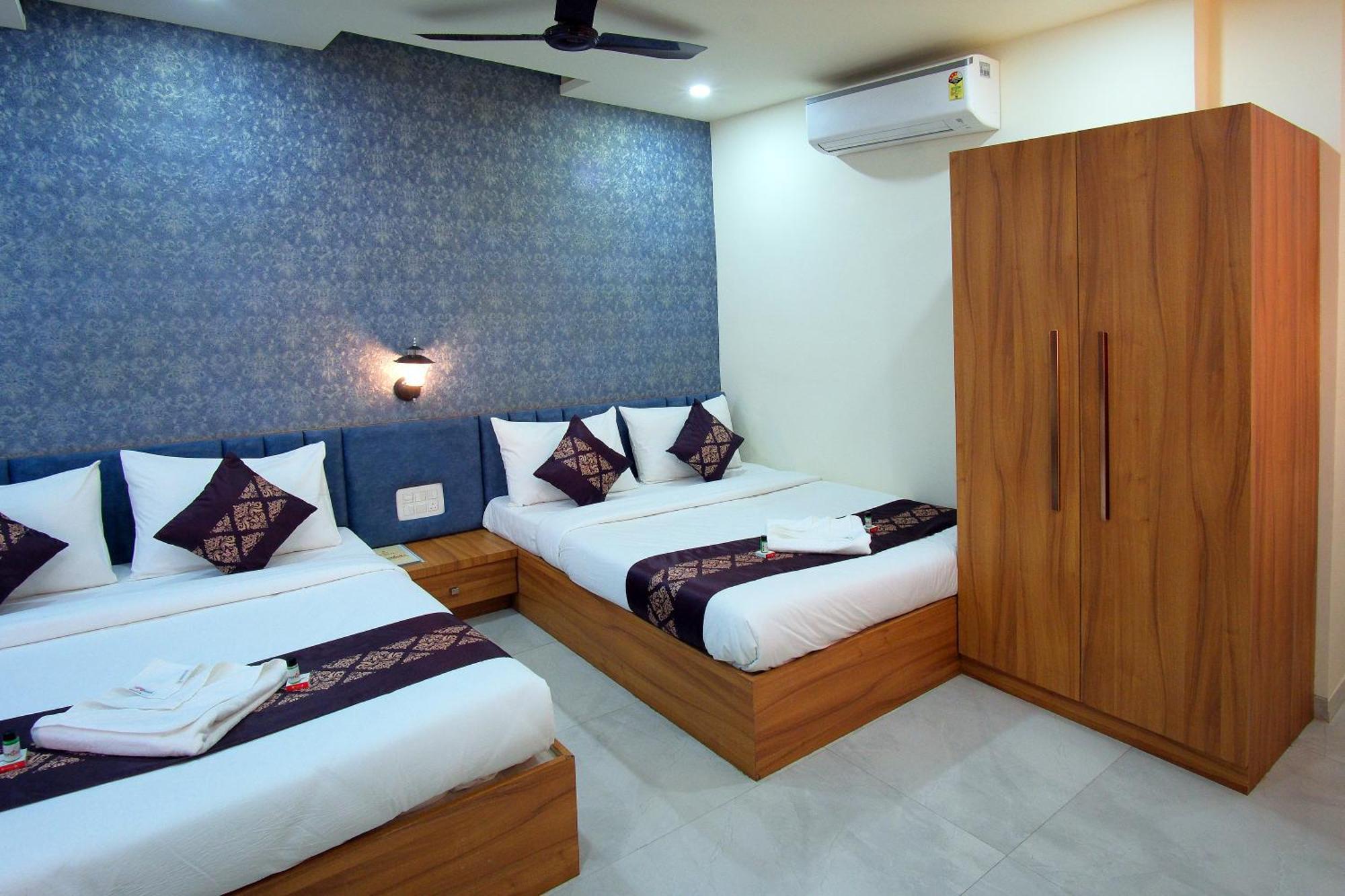 Hotel The Marion Nashik Exterior photo