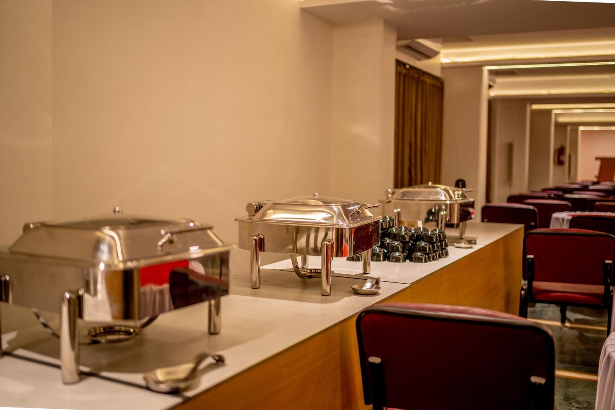 Hotel The Marion Nashik Exterior photo