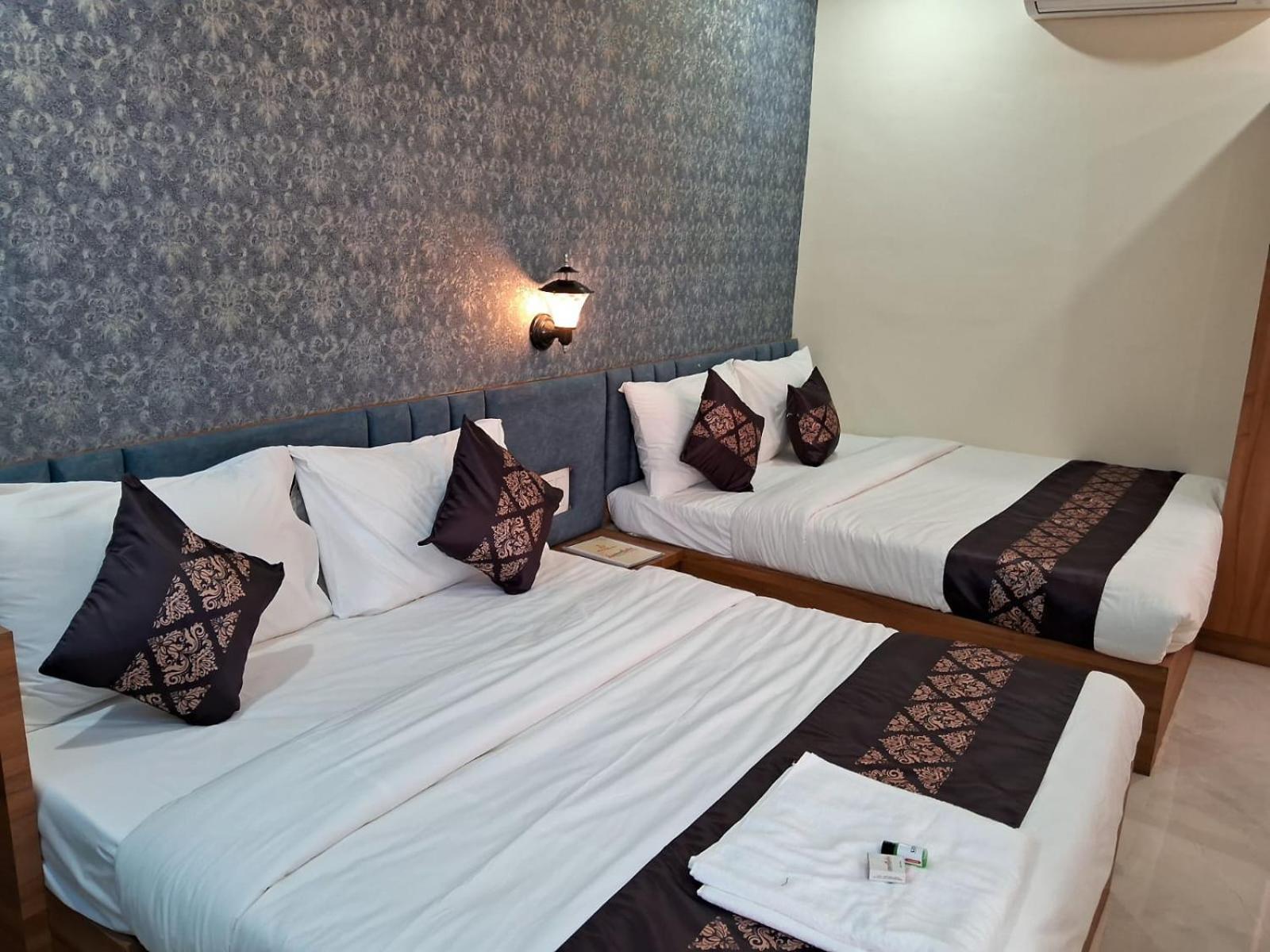 Hotel The Marion Nashik Exterior photo