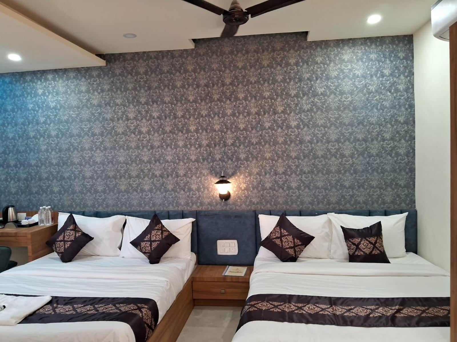 Hotel The Marion Nashik Exterior photo